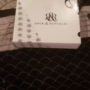 Black heels that are in great condition